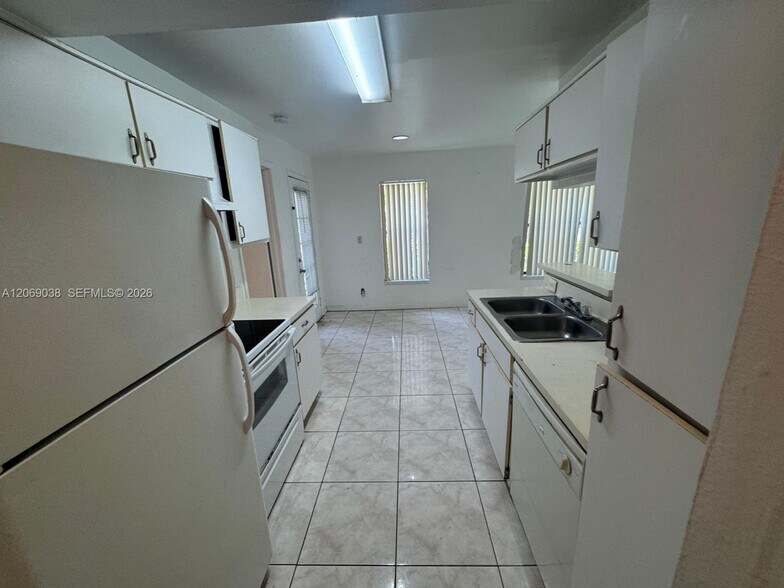 Building Photo - 8793 NW 39th St