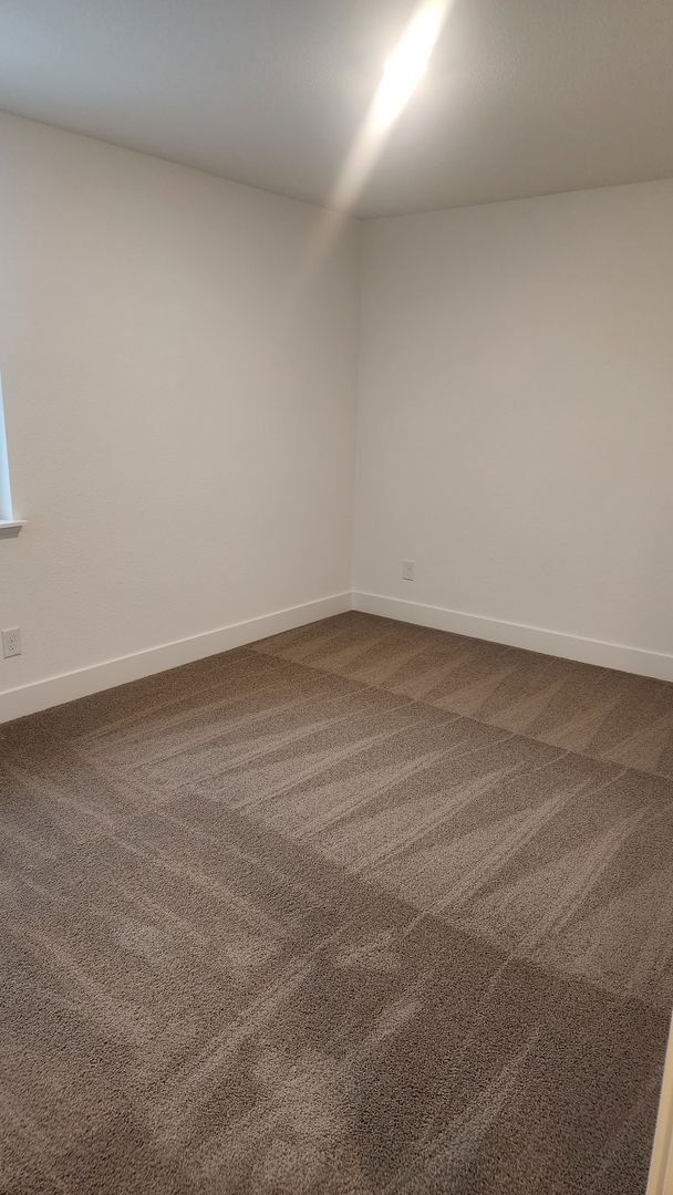Building Photo - BRAND NEW 4 BEDROOM