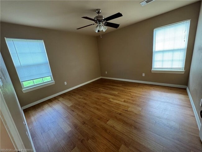 Building Photo - 1206 Mesa Dr