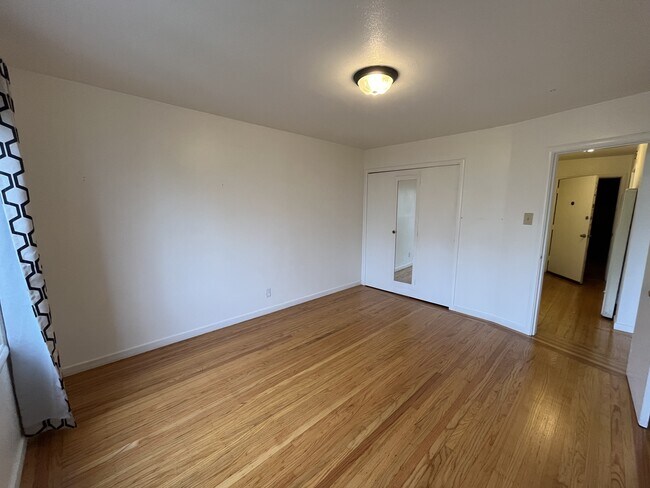 Building Photo - 752 Spruce St