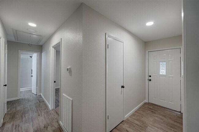 Building Photo - 15458 Rabon Chapel Rd
