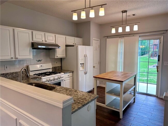 Building Photo - 6004 Falling Water Ct