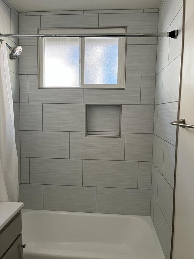 Building Photo - 323 Virginia St