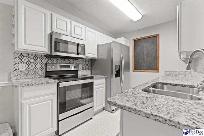 Building Photo - 529 3rd Loop Rd