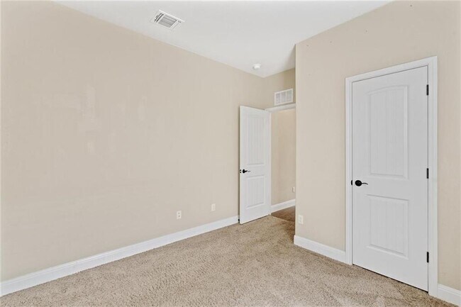 Building Photo - 215 Methodius Dr