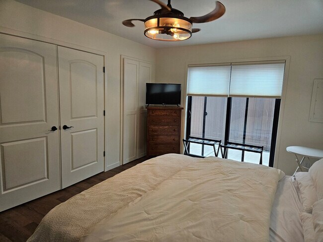 Building Photo - 5913 Lake Edge Rd