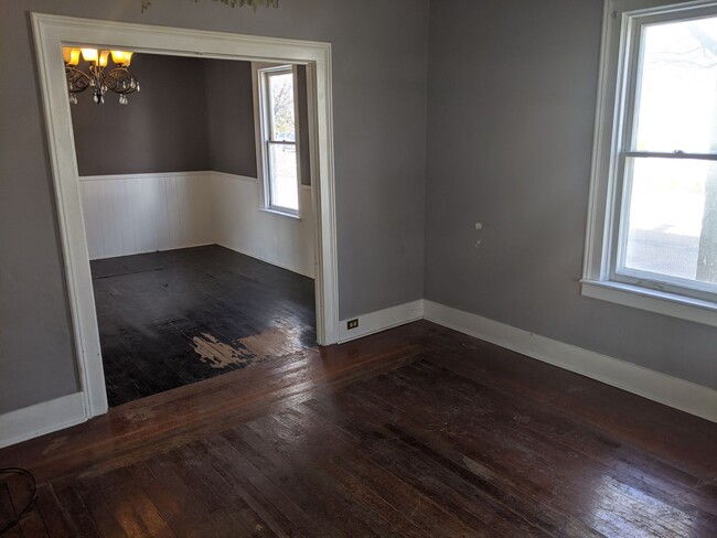 Building Photo - 3 bed 2 bath single family home in Merrill...