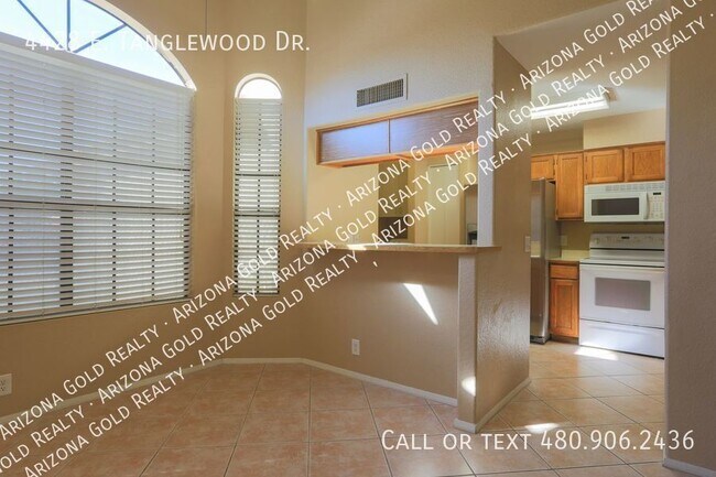 Building Photo - 4428 E Tanglewood Dr