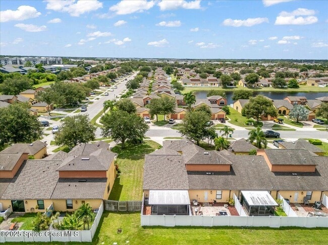 Building Photo - 890 Luminary Cir