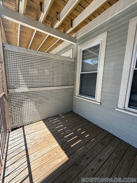 Building Photo - 55 Ashford St