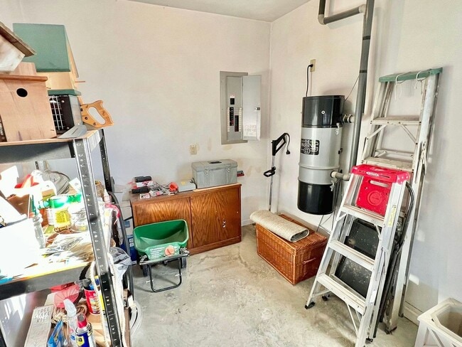 Building Photo - 4946 Appletree Dr