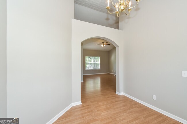 Building Photo - 4107 Robin Cir