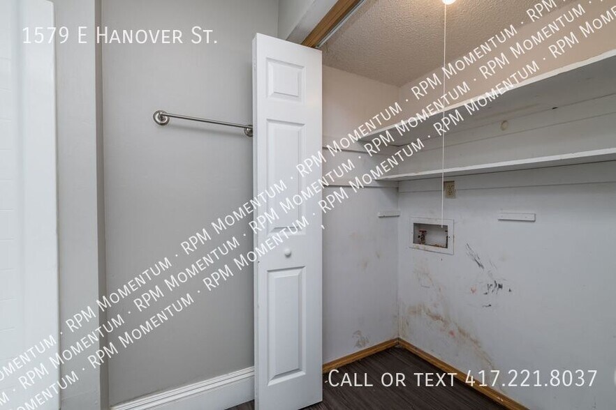 Building Photo - 1579 E Hanover St