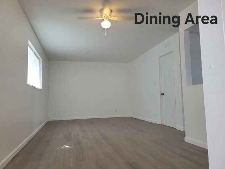 Building Photo - 20237 Mulberry St