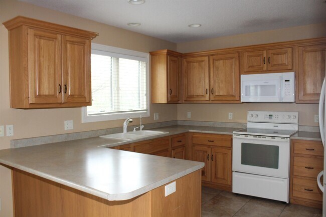 Building Photo - 1114 Pathfinder Cove