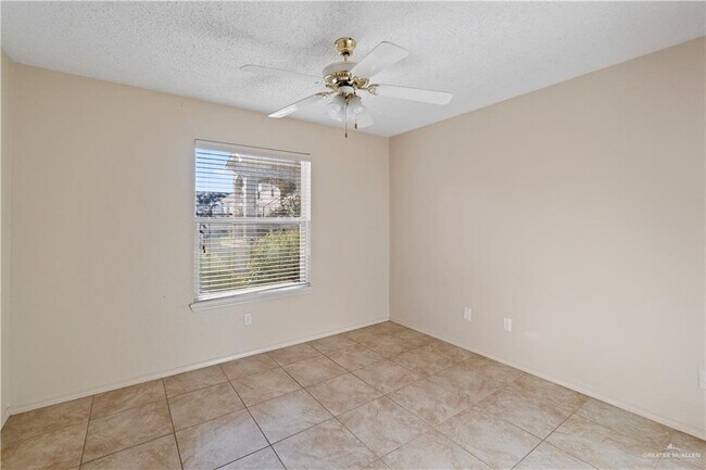 Building Photo - 2501 Hibiscus Ave