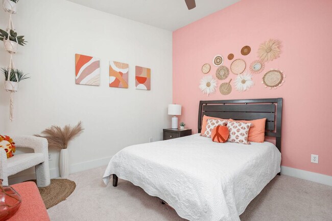 Building Photo - 1616 Pleasant St