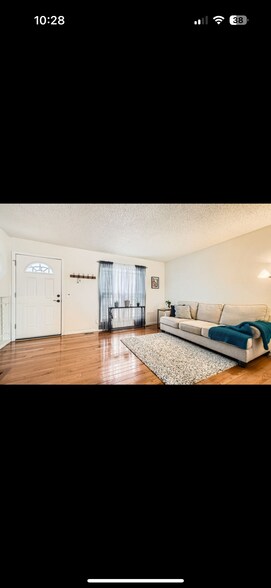 Building Photo - 2723 E 96th Way