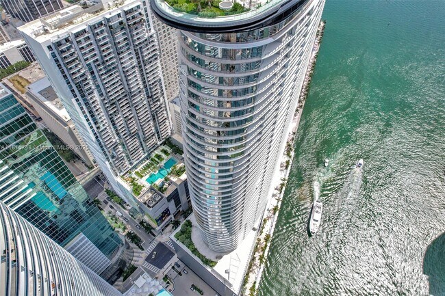 Building Photo - 300 Biscayne Blvd Way