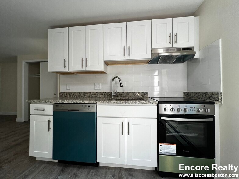 Building Photo - 15 Chester St