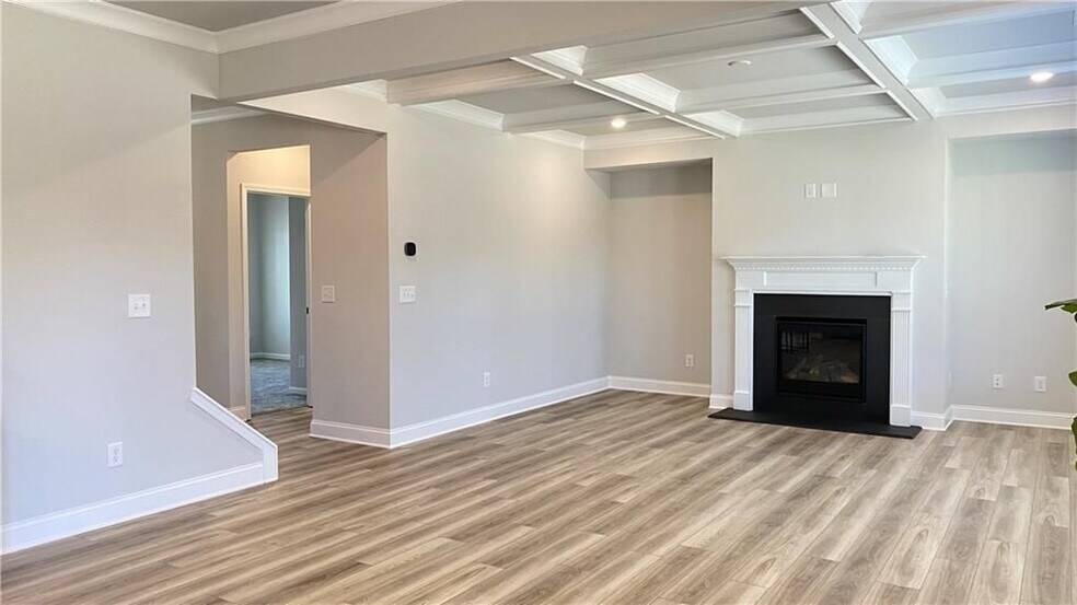 Building Photo - 4570 Silver Oak Dr SW