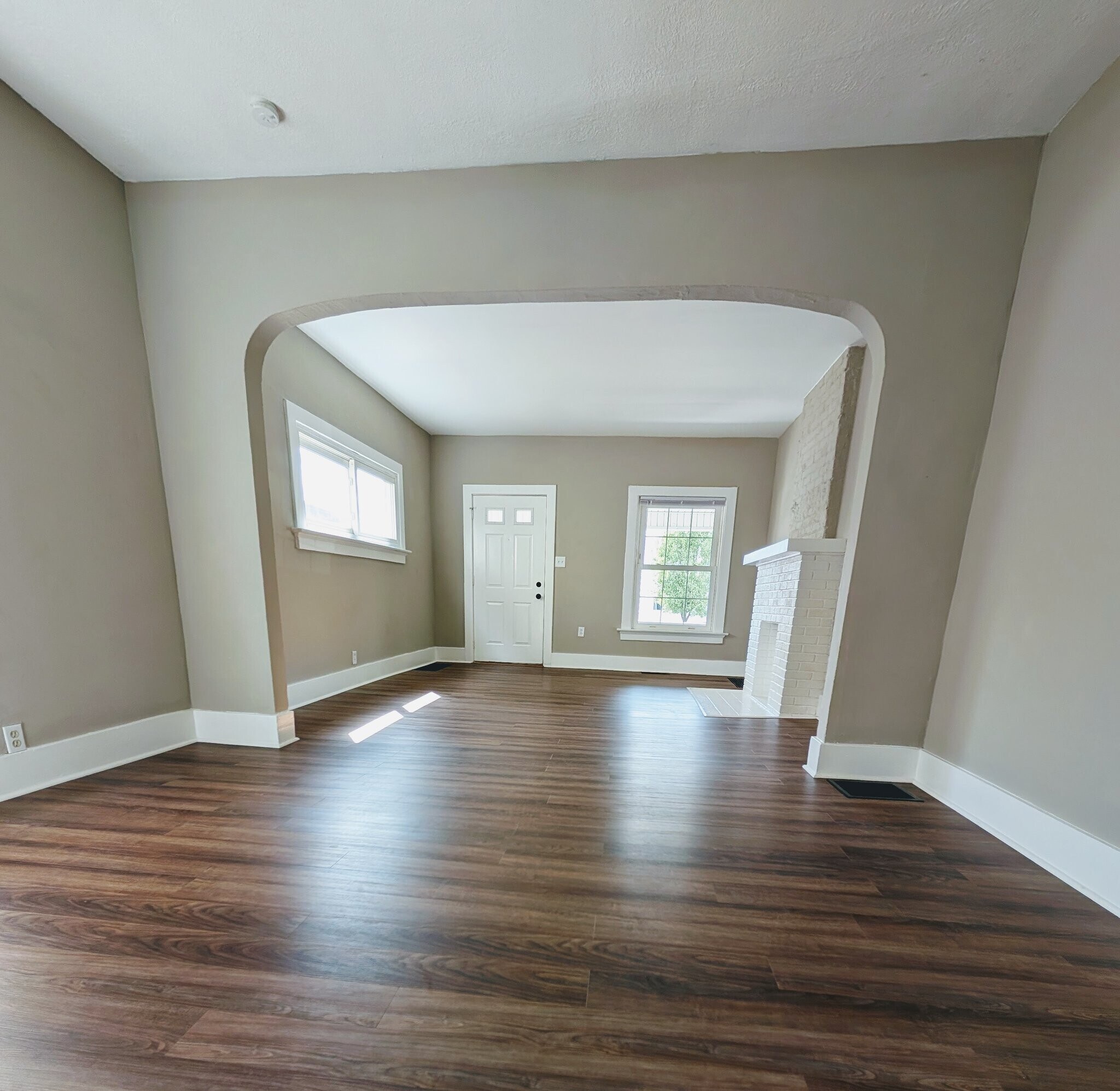 Building Photo - 706 Kolping Ave