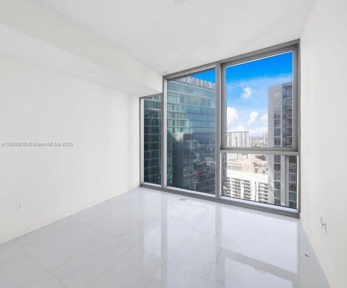 Building Photo - 300 Biscayne Boulevard Way
