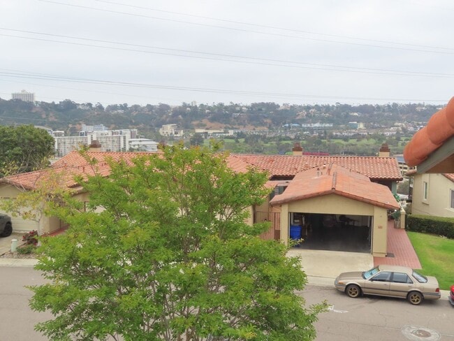 Building Photo - Three Bedroom Townhome with Two-Car Garage