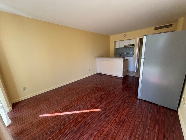 Building Photo - 440 Seaside Ave