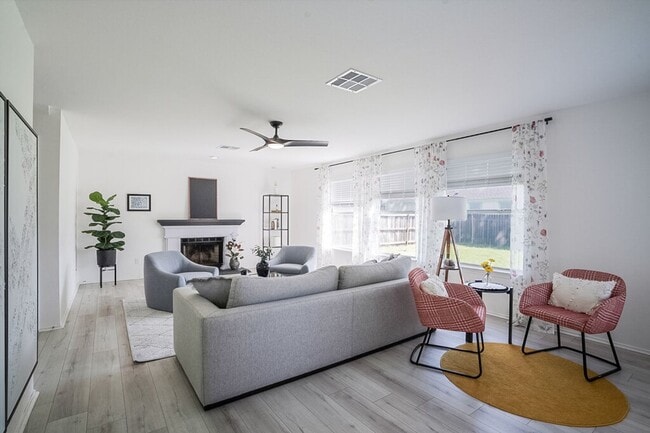 Building Photo - 14817 Single Trce