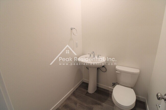Building Photo - 3 br, 2.5 bath House - 3007 Magical Walk