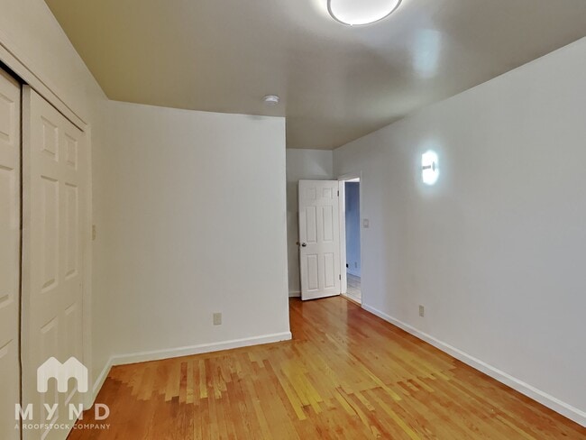 Building Photo - 2860 Montana St