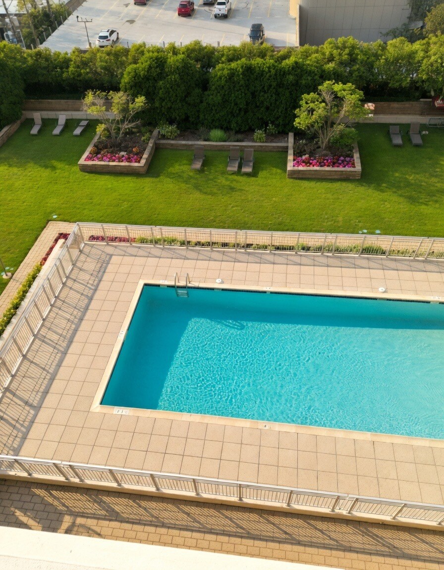 Building Photo - 1250 S Michigan Ave