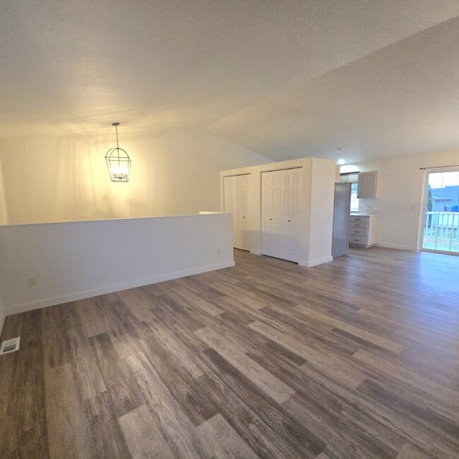 Building Photo - Remodeled 3 bedroom, 2 bathroom, 2 car garage + shop
