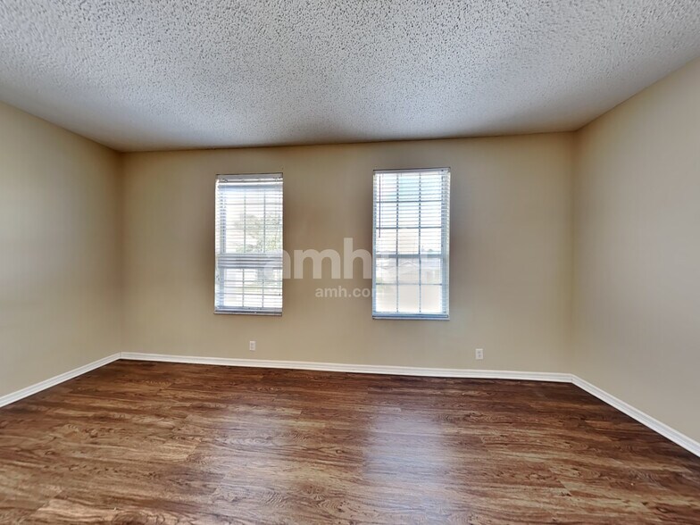 Building Photo - 1415 Loretto Cir