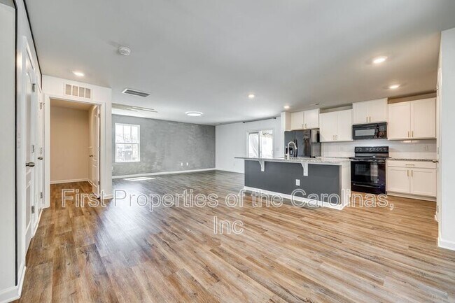 Building Photo - 1131 Ava Trail Ln