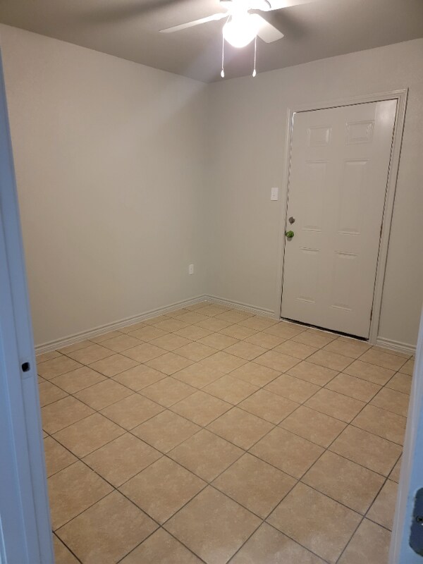 Building Photo - 136 Private Rd