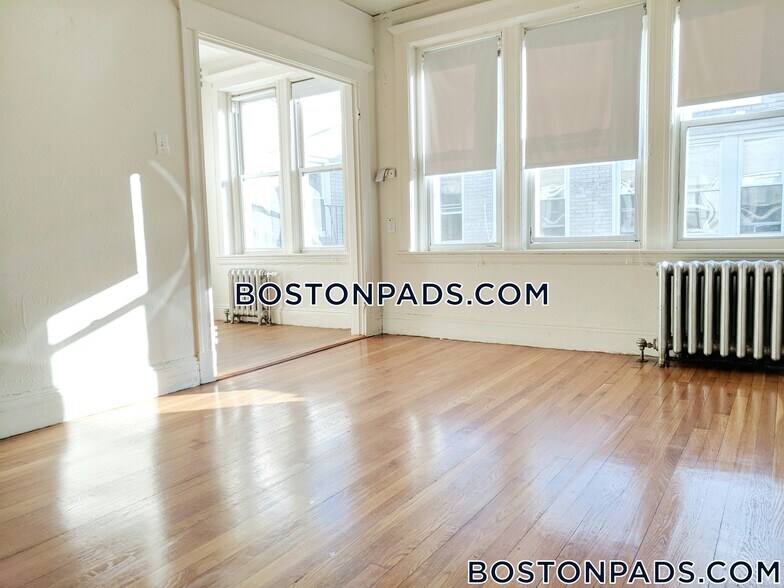 Building Photo - 1167 Boylston St