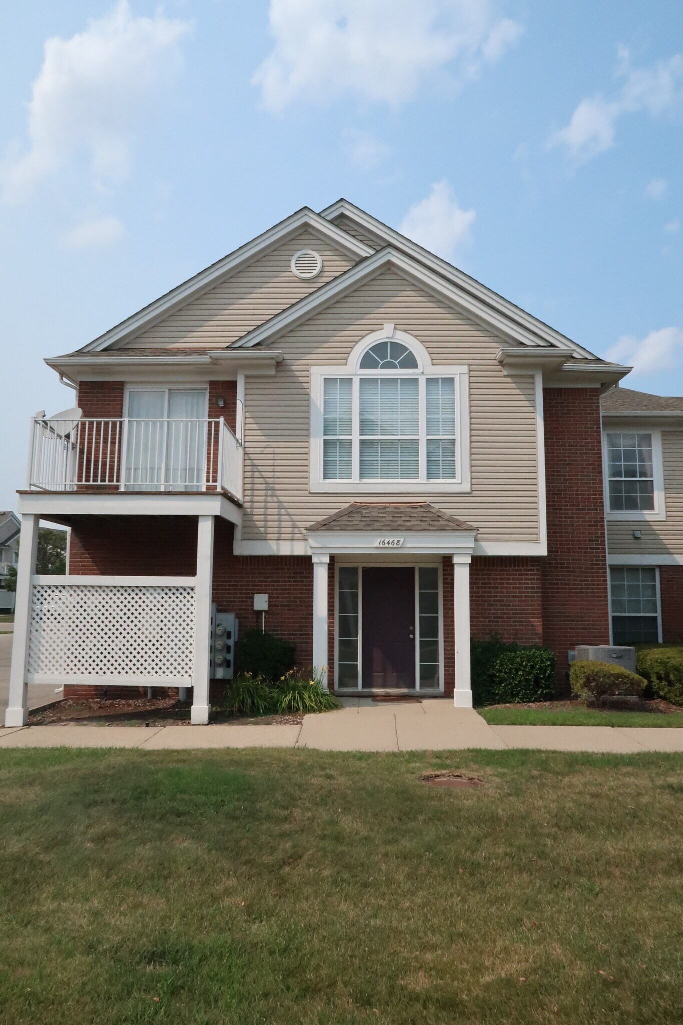 Building Photo - 16468 Radison Dr