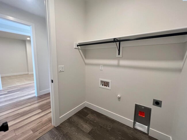 Building Photo - FOR RENT West Village Rambler with RV Bay
