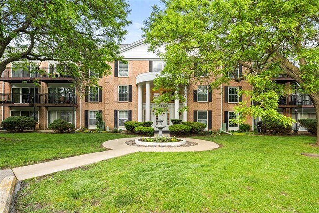 Building Photo - 5300 Carriage Way Dr