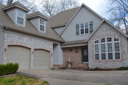 Building Photo - 300 Genesis Dr