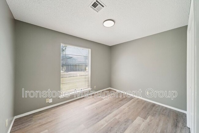 Building Photo - 8217 N 117th E Ave