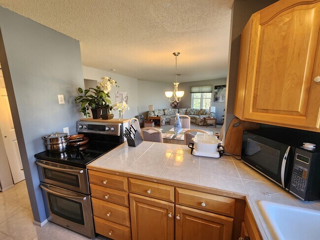 Primary Photo - 701 E Lowe Ave