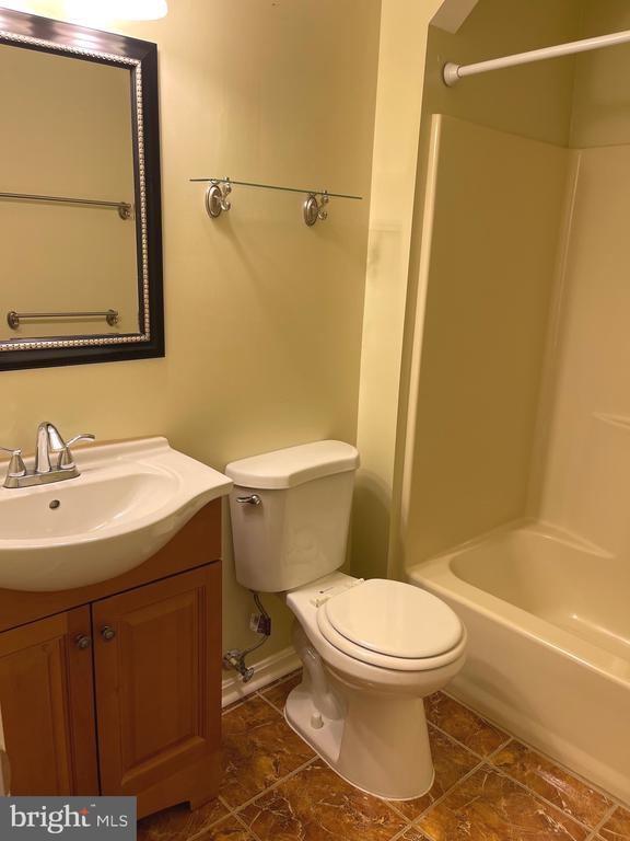 Building Photo - 9126 Hardesty Dr