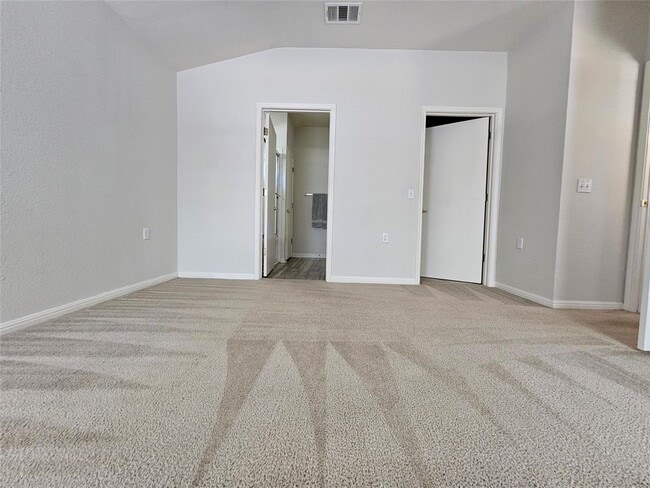 Building Photo - 5605 Bentsen Ln