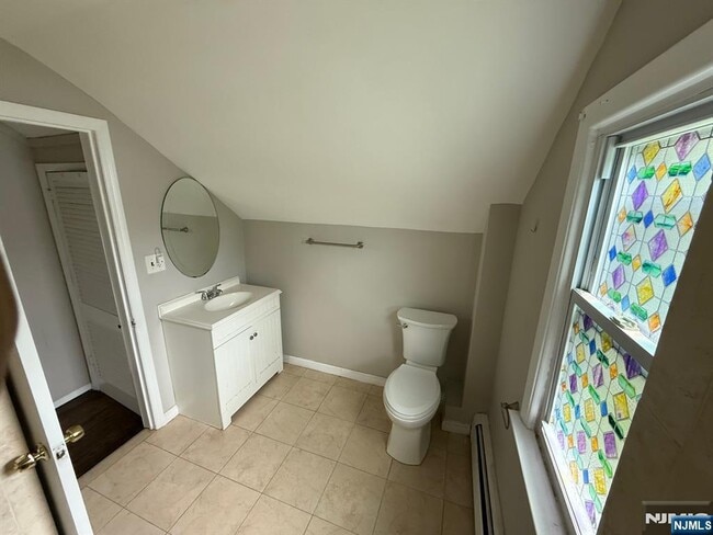 Building Photo - 581 S Broad St