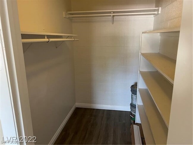 Building Photo - 625 S Royal Crest Cir