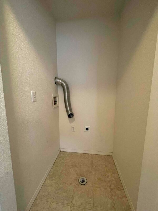 Building Photo - 451 Stardust Ct