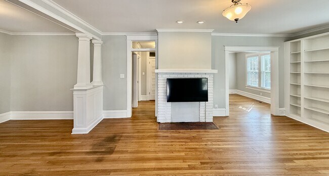 Building Photo - 107 W Geer St